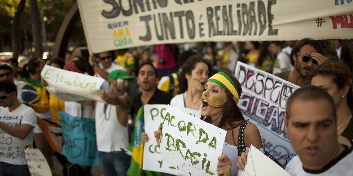 Radnice brazílskych miest znížili cestovné v snahe upokojiť protesty