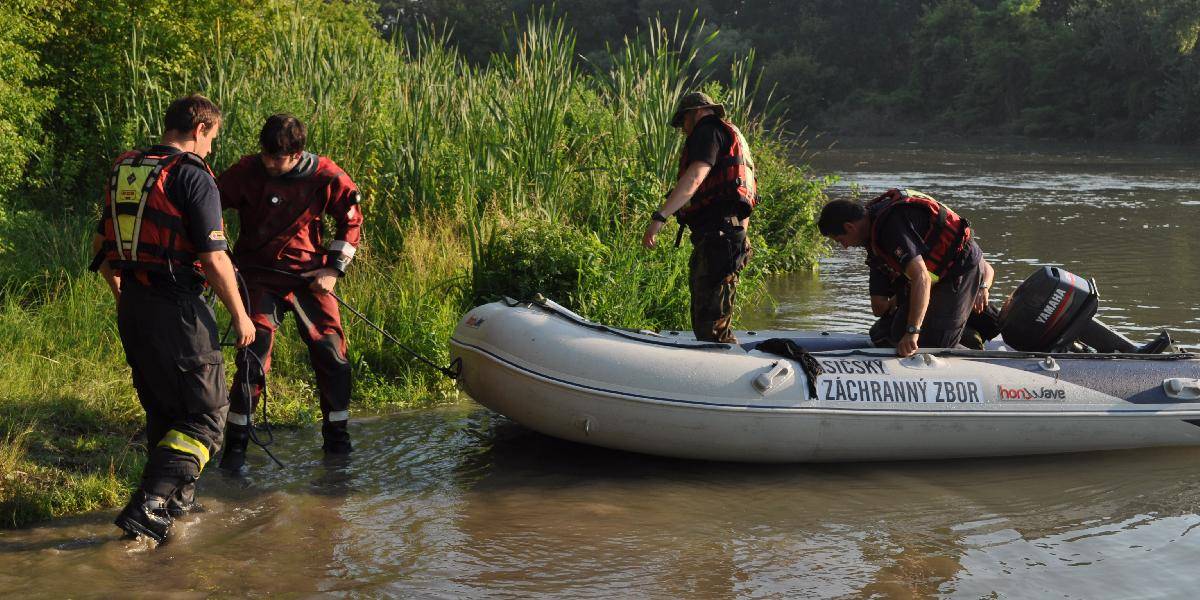 V Malom Dunaji našli telo utopeného chlapca, po dievčati pátrajú