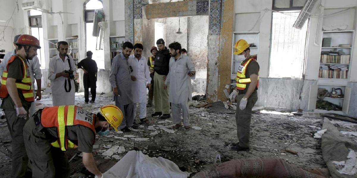 Samovražedný útok v mešite si vyžiadal 15 obetí