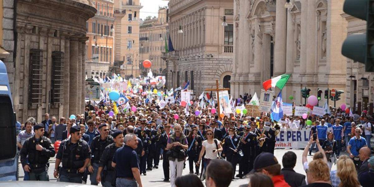 Desaťtisíce ľudí protestovali v Ríme proti nezamestnanosti
