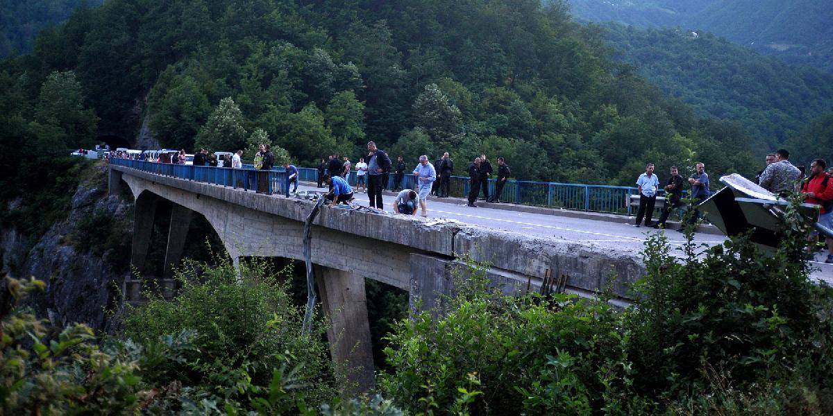 Autobus v Čiernej Hore sa zrútil do rokliny: 18 mŕtvych, 28 ťažko zranených!