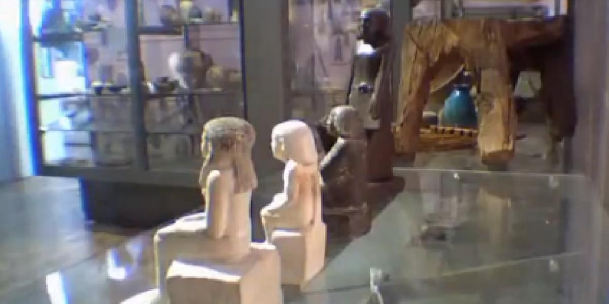 Neuveriteľné VIDEO: Socha v múzeu sa samovoľne otáča! 