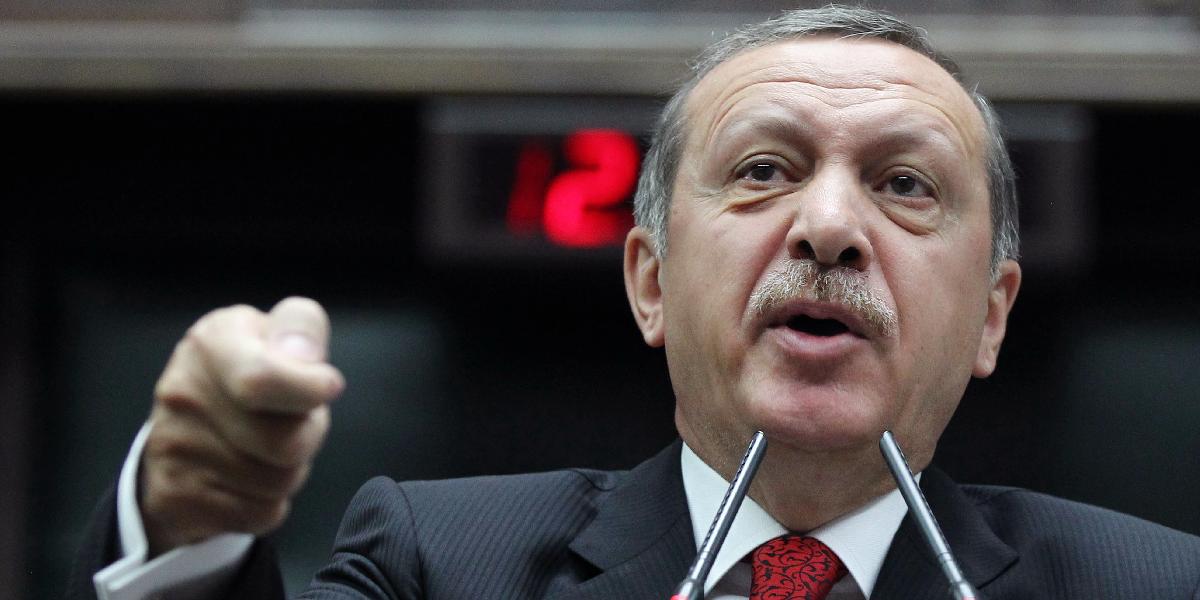 Turecký premiér Erdogan vyzdvihol políciu za hrdinstvo počas protestov