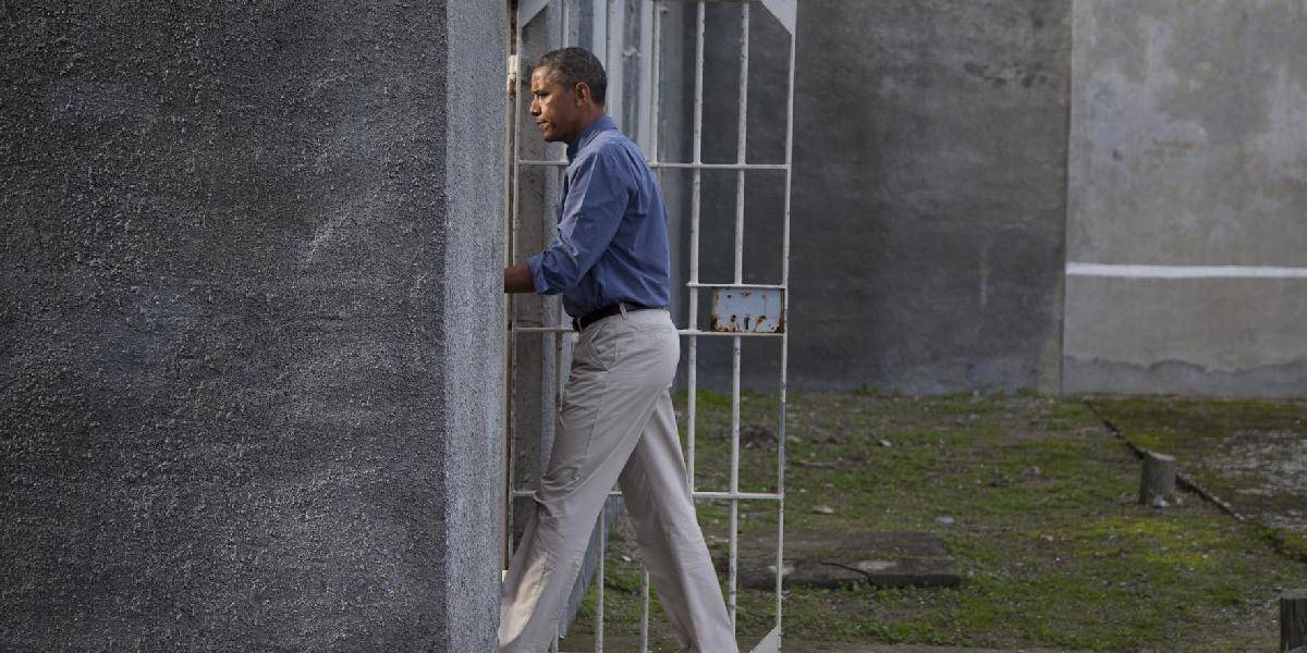 Obama navštívil v nedeľu Mandelovo väzenie