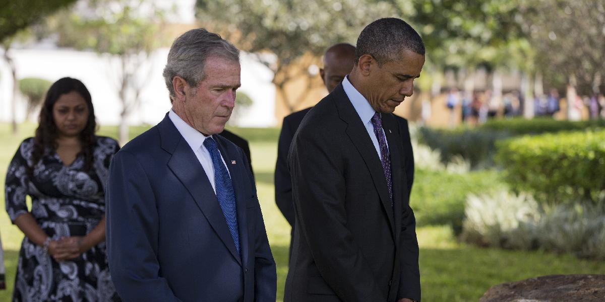 Obama a Bush si uctili obete teroristického útoku na veľvyslanectvo