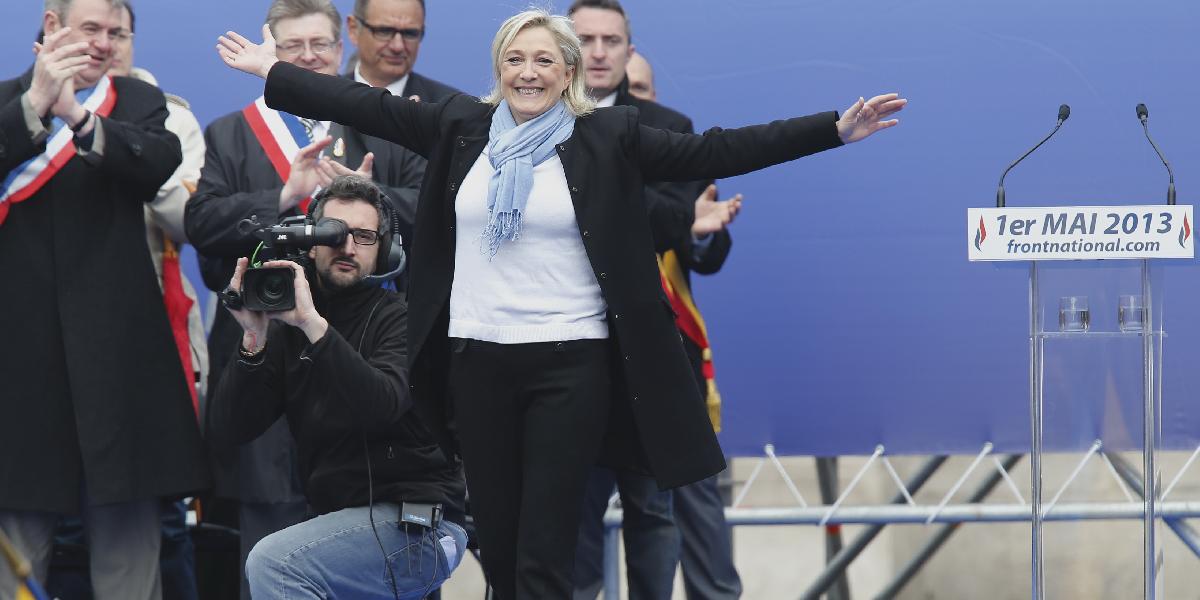 Europoslanci dnes rozhodli o zbavení imunity Le Penovej