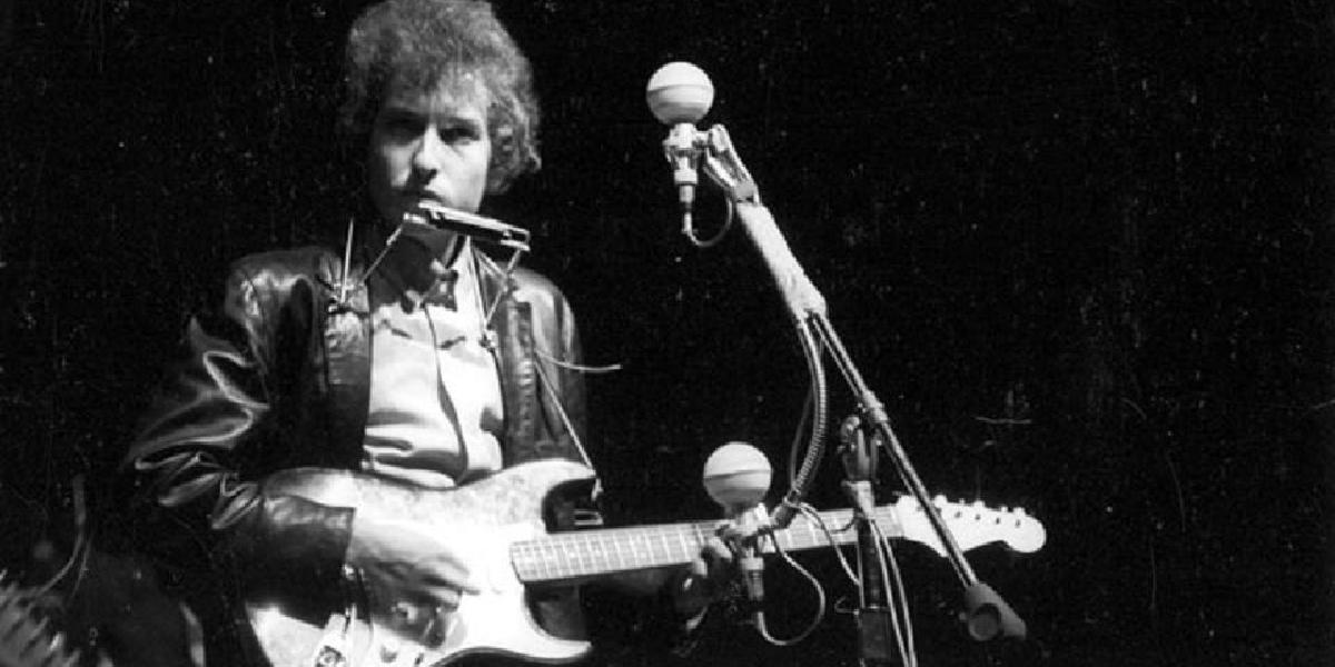 Elektrická gitara Boba Dylana pôjde do aukcie
