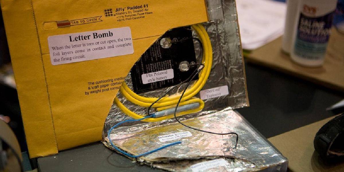 Listová bomba pre policajta vzbĺkla na pošte