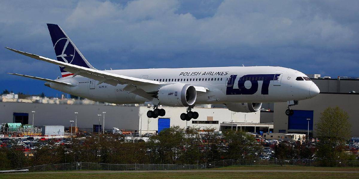 Poľská letecká spoločnosť LOT mala problémy s lietadlami Boeing 787