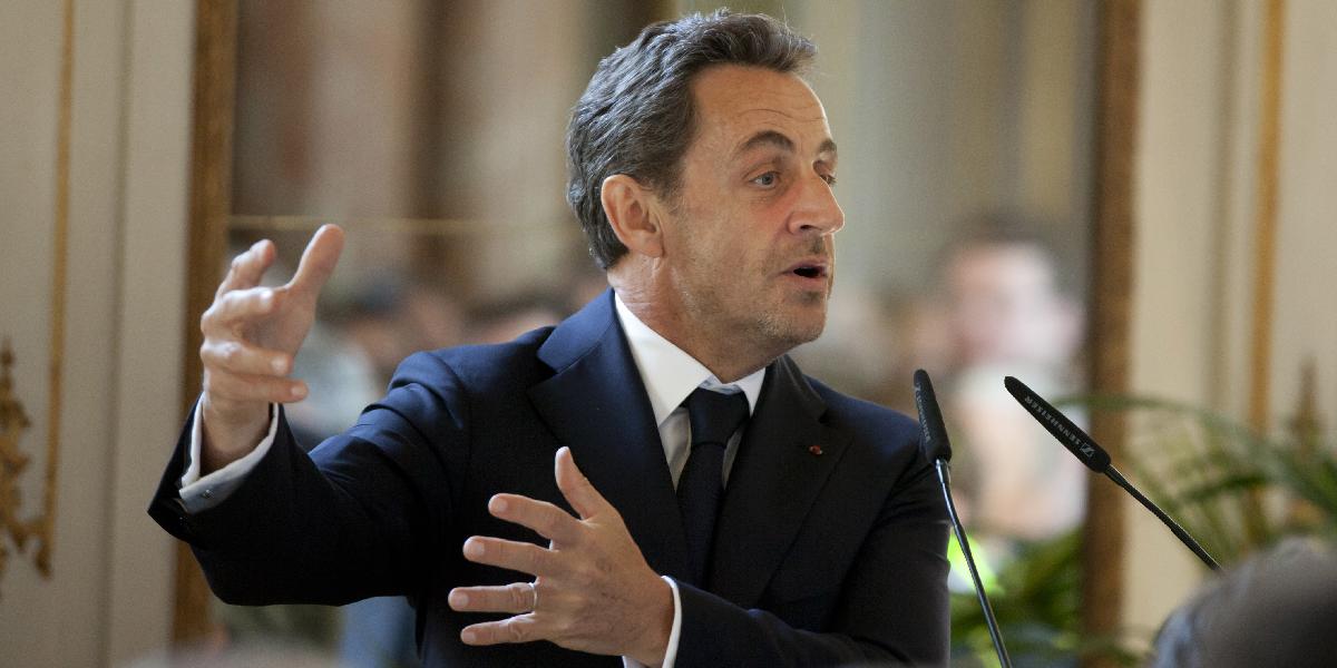 Sarkozyho strana pre drahú kampaň príde o milióny eur