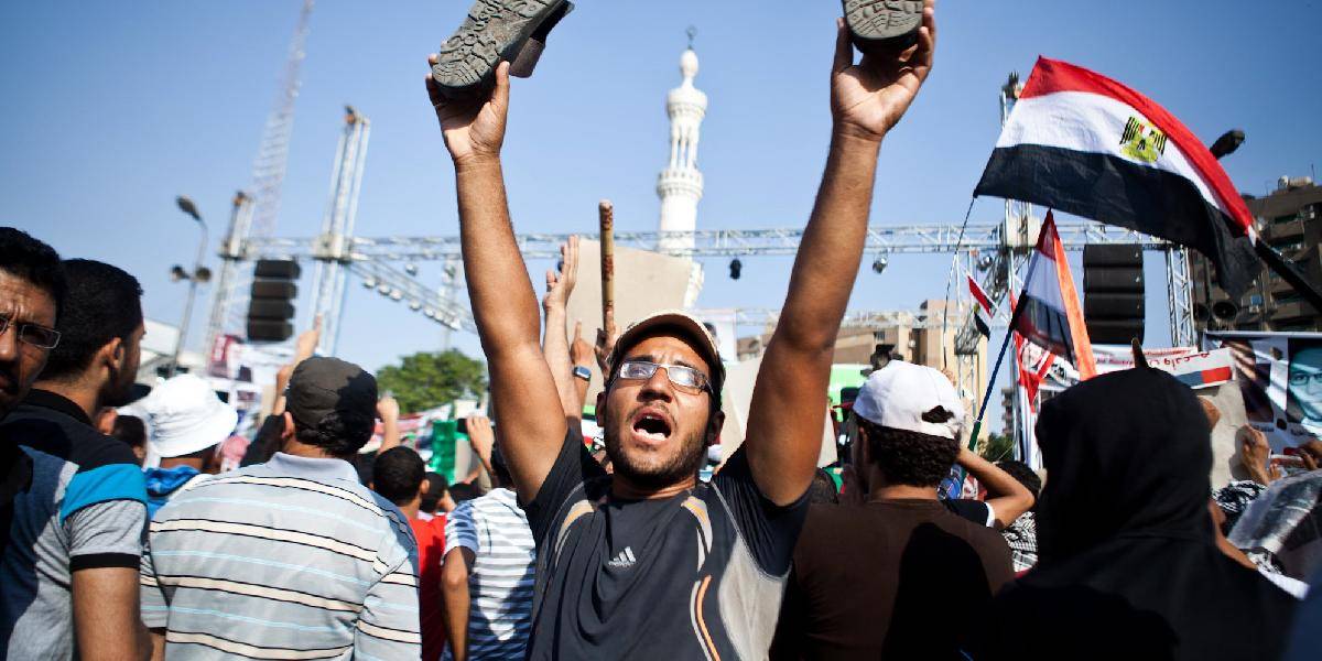 V Egypte nevyšiel denník bratstva, skončili aj 3 islamistické televízie
