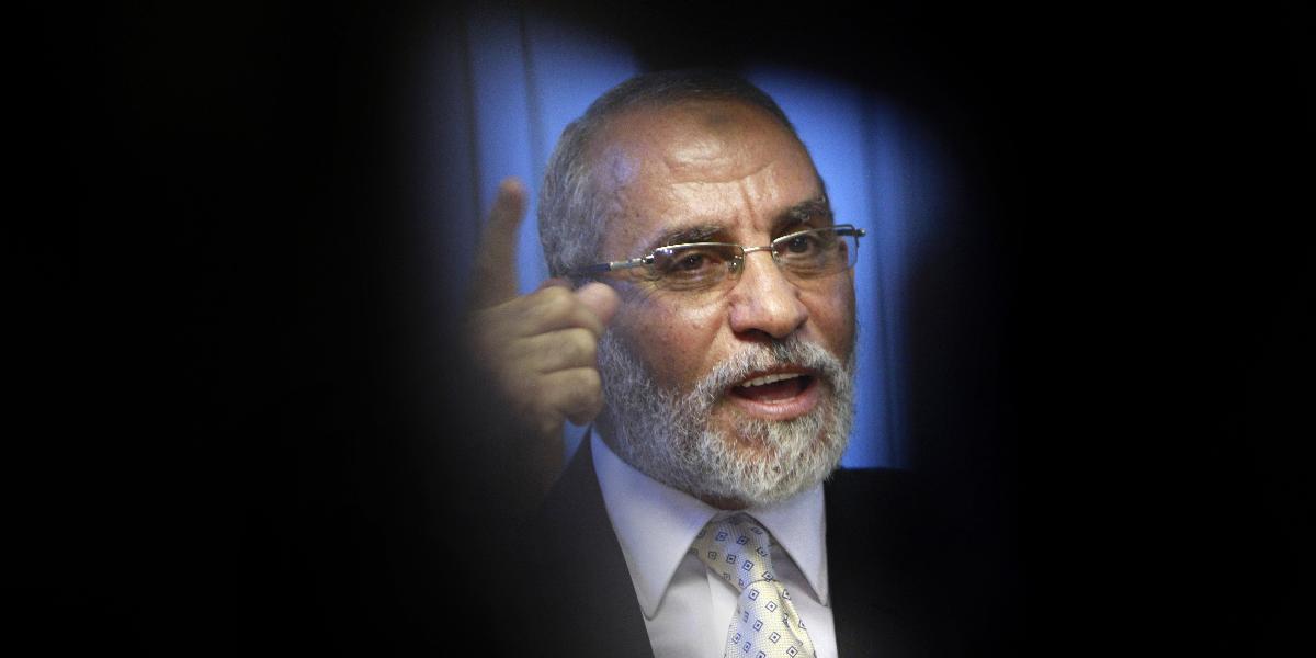 Vodca Moslimského bratstva sa objavil medzi demonštrantmi v Egypte