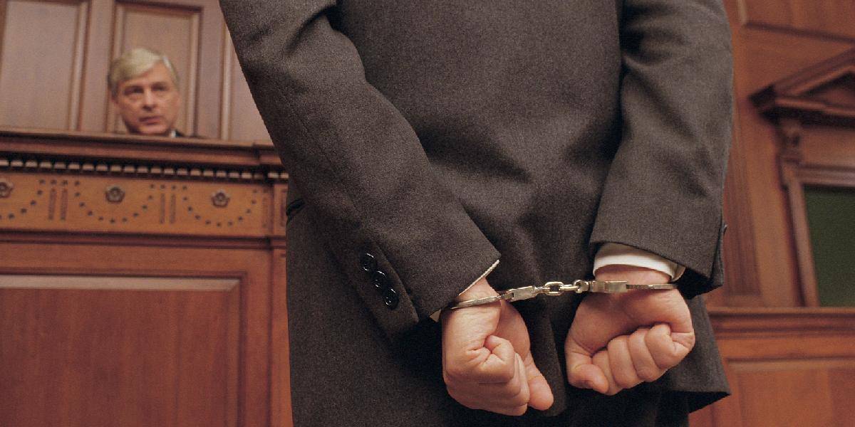 Sudca vzal do väzby členov zločineckej skupiny vrátane šéfa piešťanskej kriminálky
