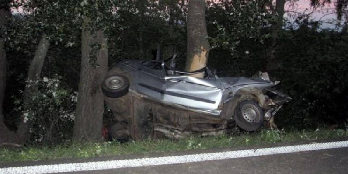 Slovenský šofér narazil do stromu v Tirolsku, nehodu neprežil