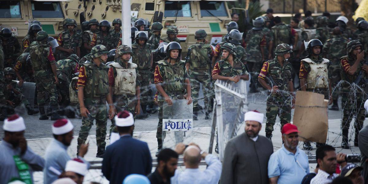 Napätie v Egypte pokračuje: Moslimské bratstvo vyzýva na povstanie proti armáde