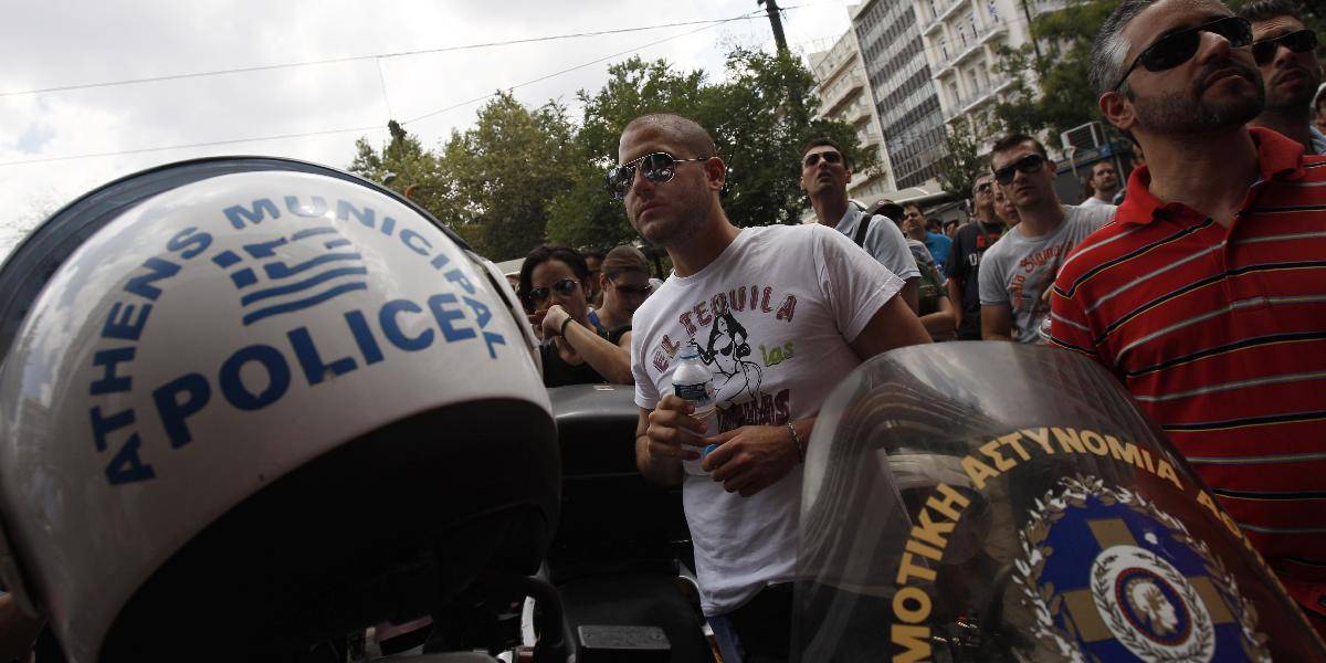 Štátni zamestnanci v Grécku štrajkujú proti úsporným opatreniam