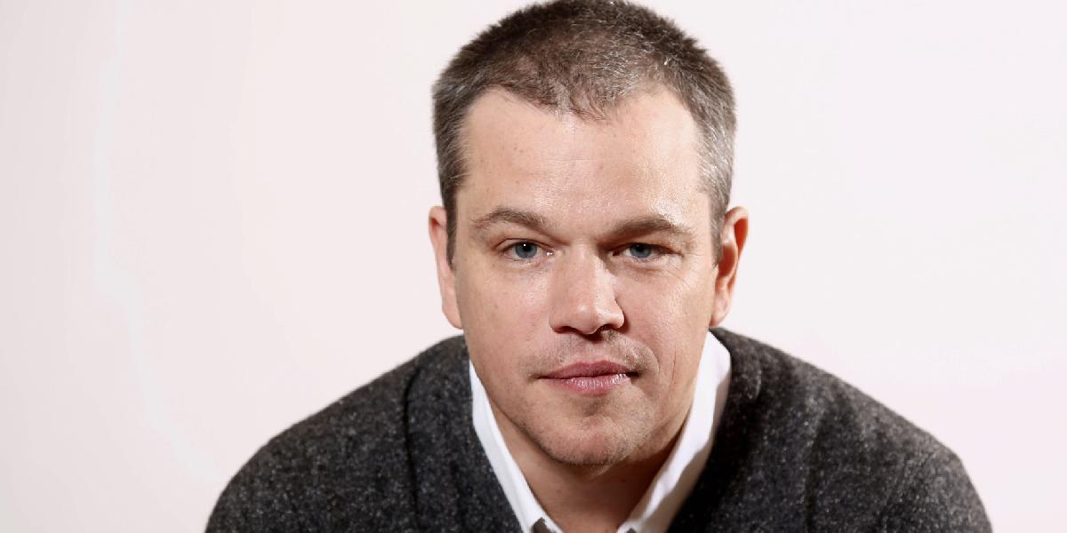 Matt Damon ľutuje Brada Pitta za prenasledovanie médiami