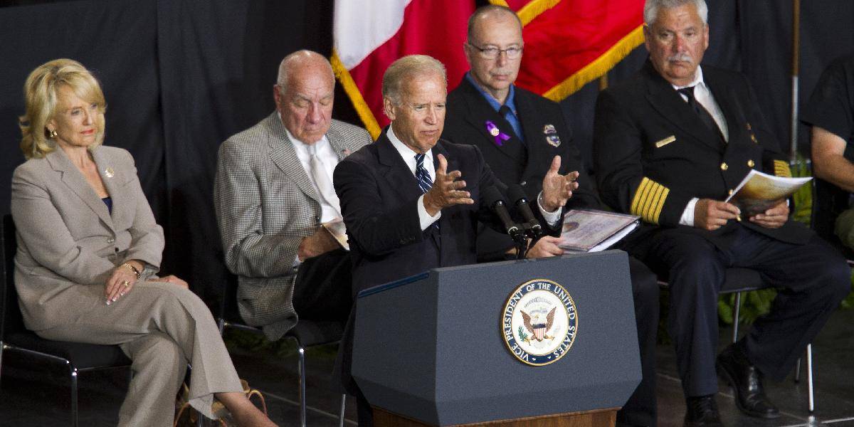 Na rozlúčke s 19 elitnými hasičmi sa zúčastnil aj viceprezident Biden