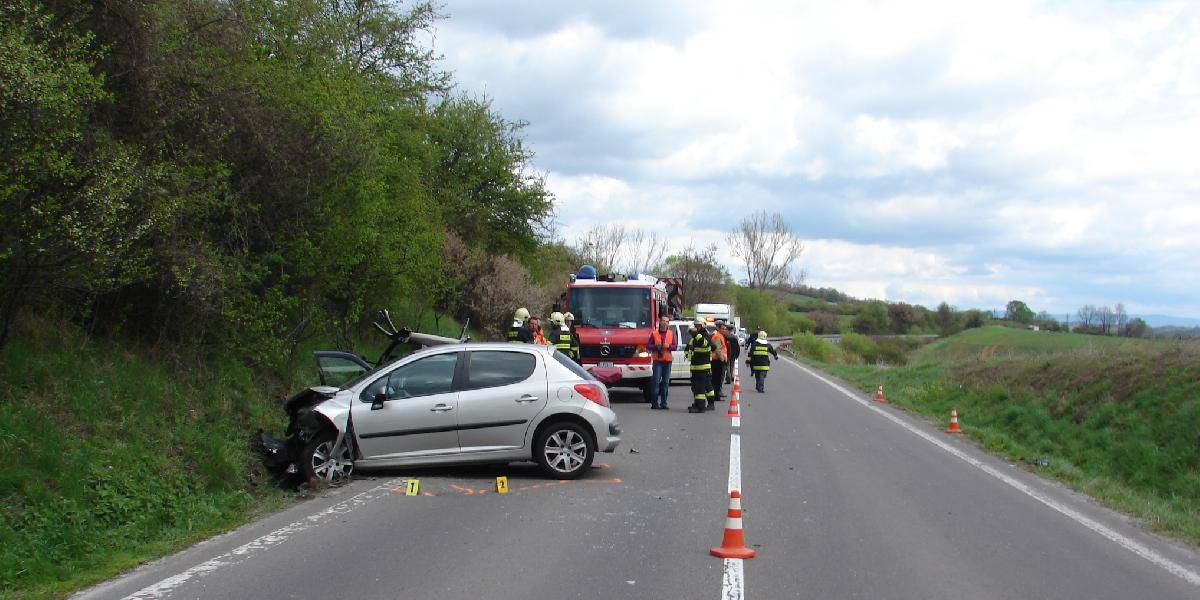 Mladá žena spôsobila nehodu, viedla vozidlo bez vodičského preukazu