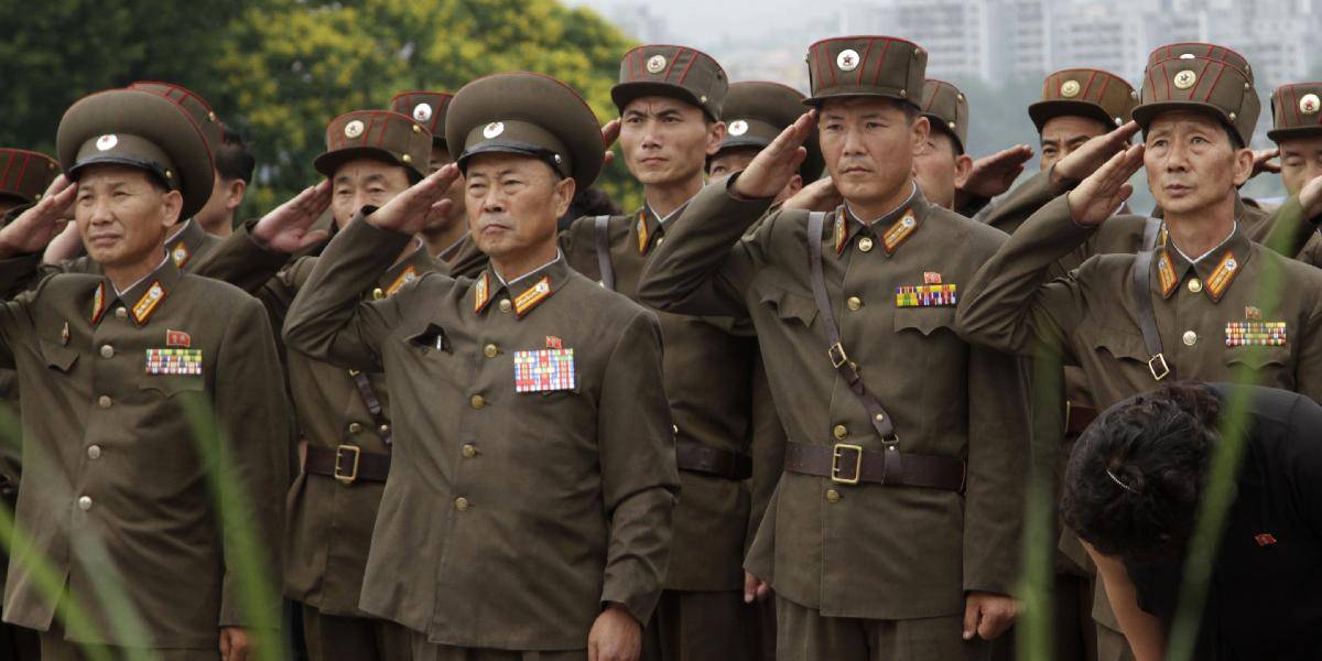 KĽDR mobilizuje rakety na vojenské oslavy