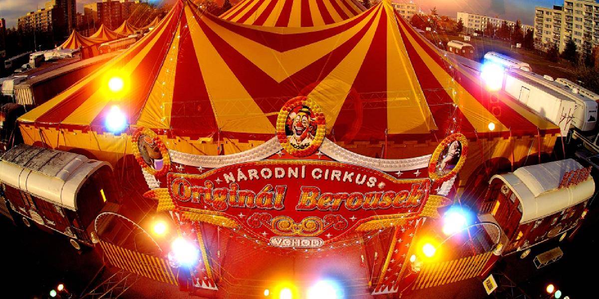 Dráma v cirkuse: Medvede pri vystúpení potrhali českých bratov Berouskovcov