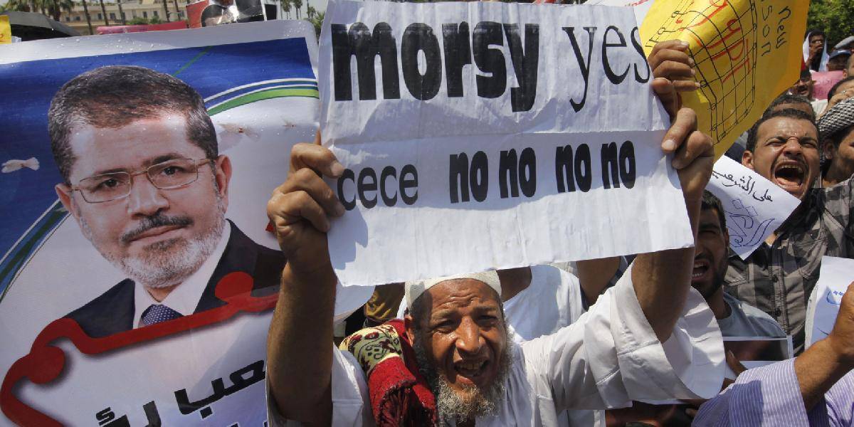 Egyptský premiér Mursí je obvinený zo špionáže, podnecovania násilia a poškodzovania ekonomiky!