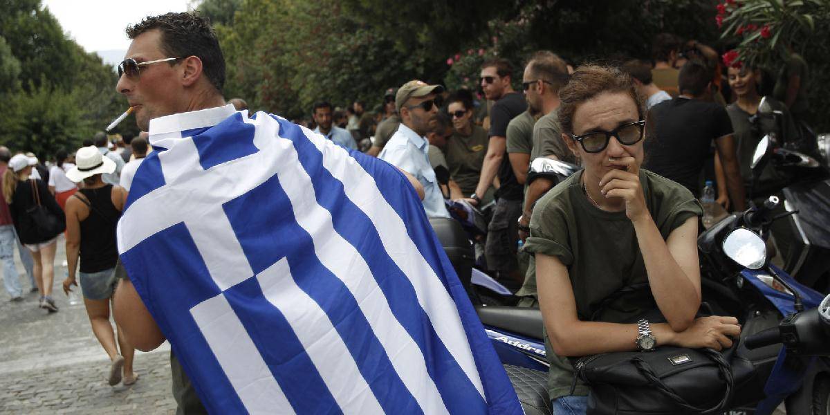 V Grécku sa opäť štrajkuje: Policajti zablokovali dopravu pred sídlom vládnej strany