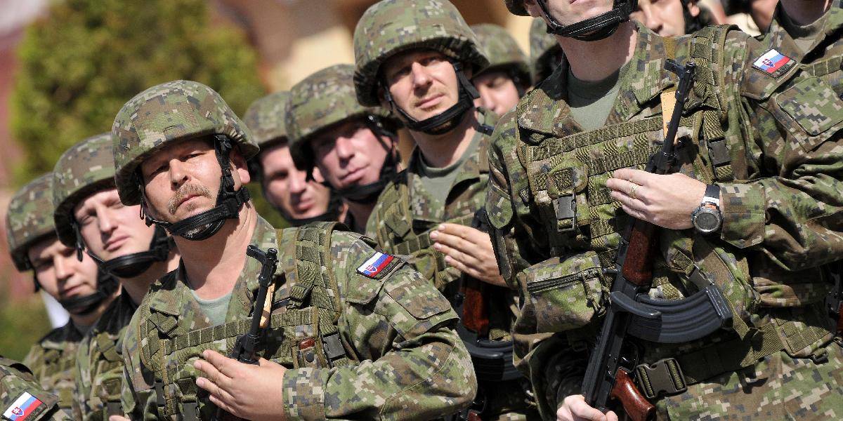 Ministerstvo obrany šetrí: Zníži platy vojakom v zahraničí!