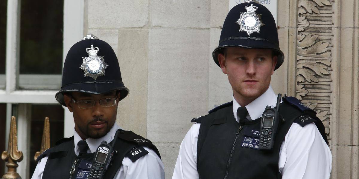 Britská polícia sa ospravedlnila za používanie mien mŕtvych detí