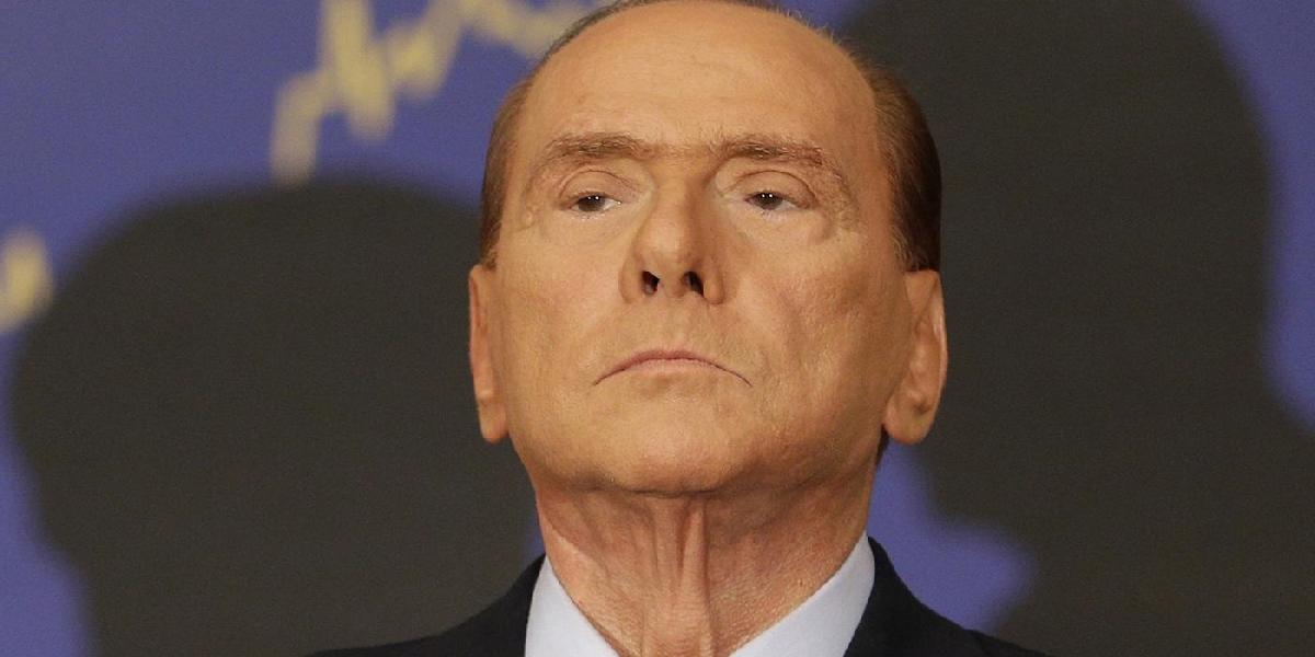 Proces s Berlusconim, v ktorom ide o podplatenie exsenátora, odročili
