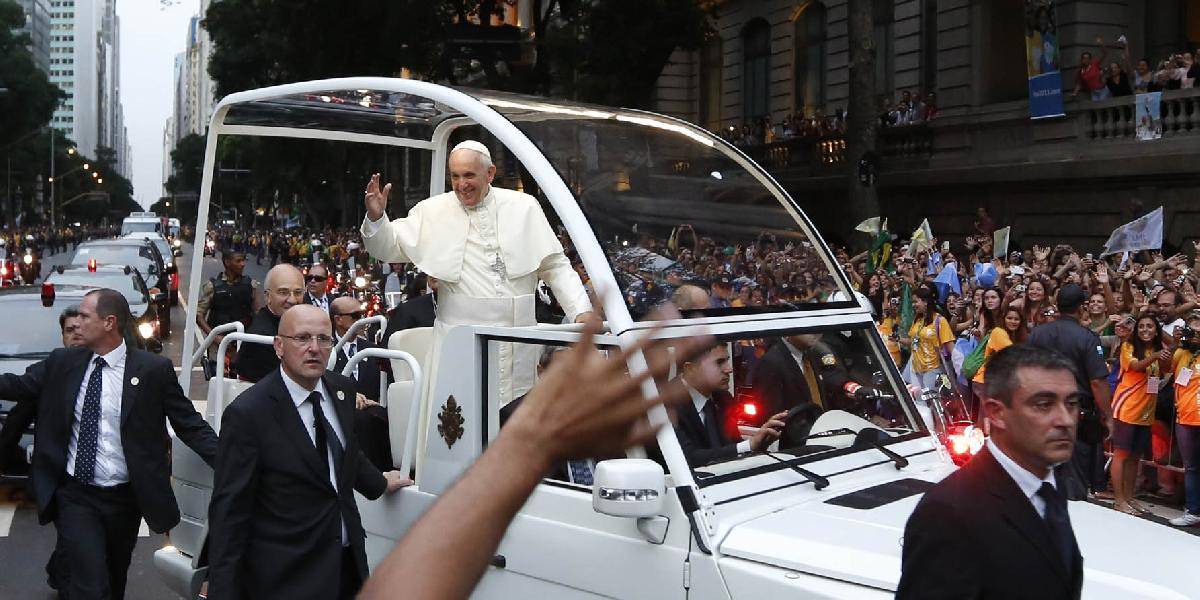 Kuriózny chaos pri návšteve pápeža v Brazílii