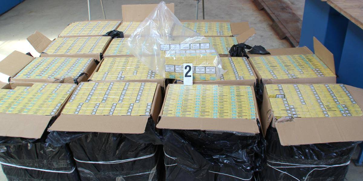 Dodávkové vozidlo ukrývalo 839 kartónov pašovaných cigariet