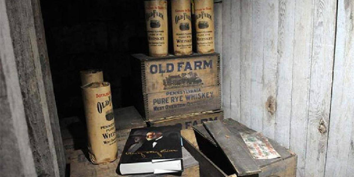 Muž vypil 52 fliaš historickej whiskey, o ktoré sa mal starať