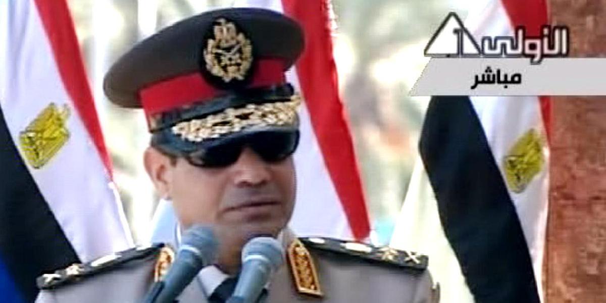 Egyptská armáda chce od ľudí mandát na zásahy proti demonštrantom