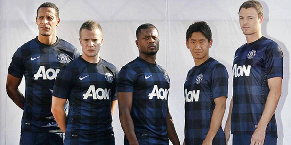 Manchester United predstavili nové dresy v sídle samuraja