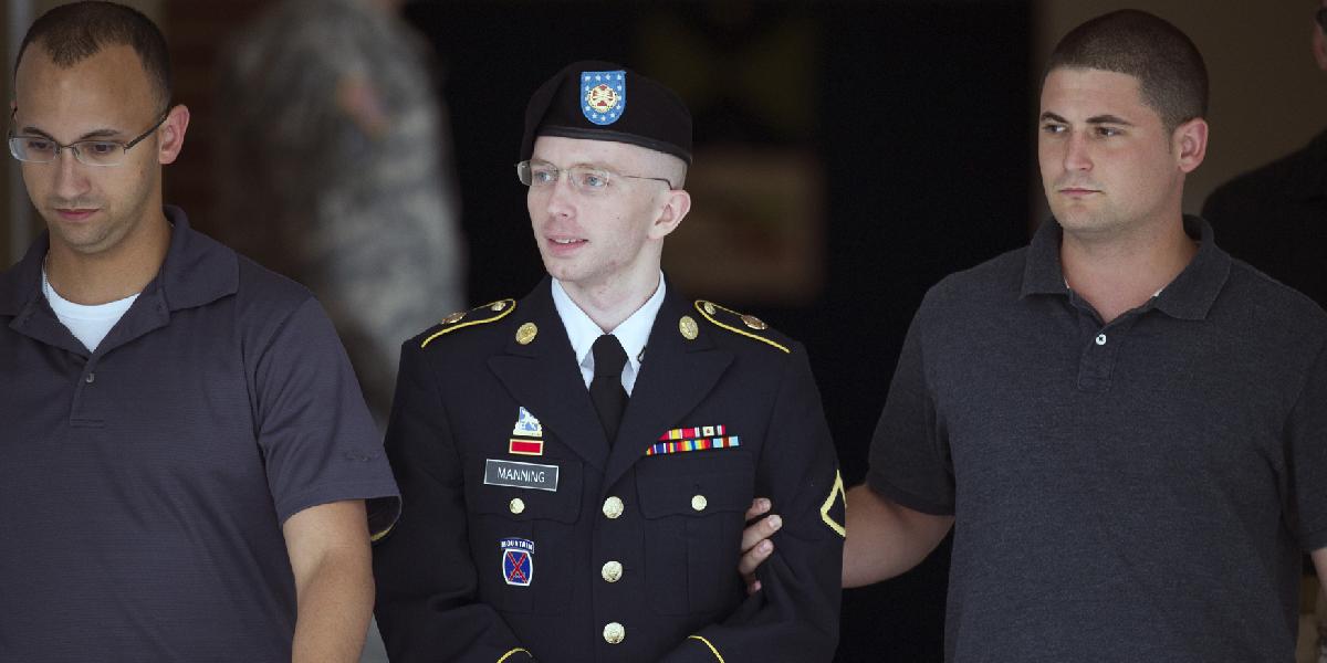 Manning je zradca a nebezpečný anarchista, tvrdí prokuratúra