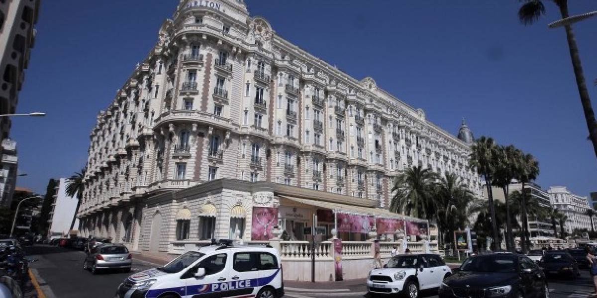 Z hotela Carlton v Cannes ukradli šperky za 40 miliónov eur