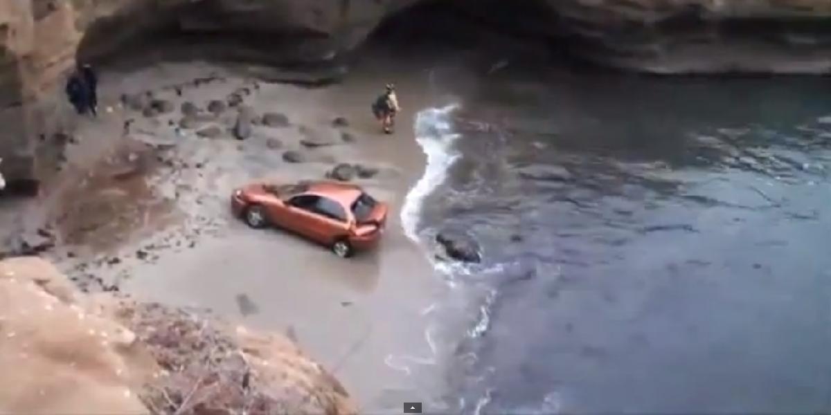 Opití majú šťastie: Vodič prežil 12-metrový pád z útesu, z auta vyšiel akoby nič!