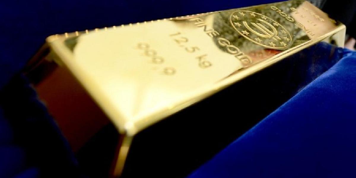 Cena zlata klesla, švajčiarska centrálna banka prišla o miliardy eur