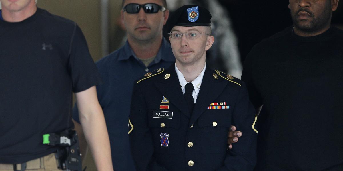 Manninga z kauzy WikiLeaks uznali vinným zo špionáže