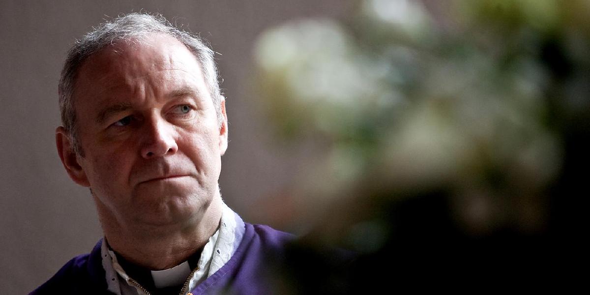 Odvolaný arcibiskup Róbert Bezák v Radvani končí, veriaci s ním cítia