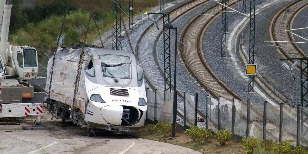 Záhadný telefonát komplikuje vyšetrovanie nehody vlaku v Španielsku
