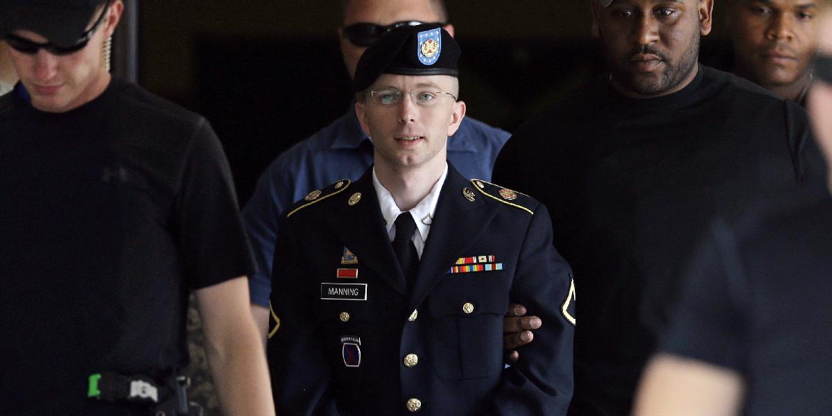 Pokračuje súdny proces s Manningom, hrozí mu 136 rokov