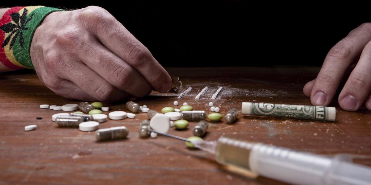 Česká vláda už nemôže určovat u drog väčšie než malé množstvo