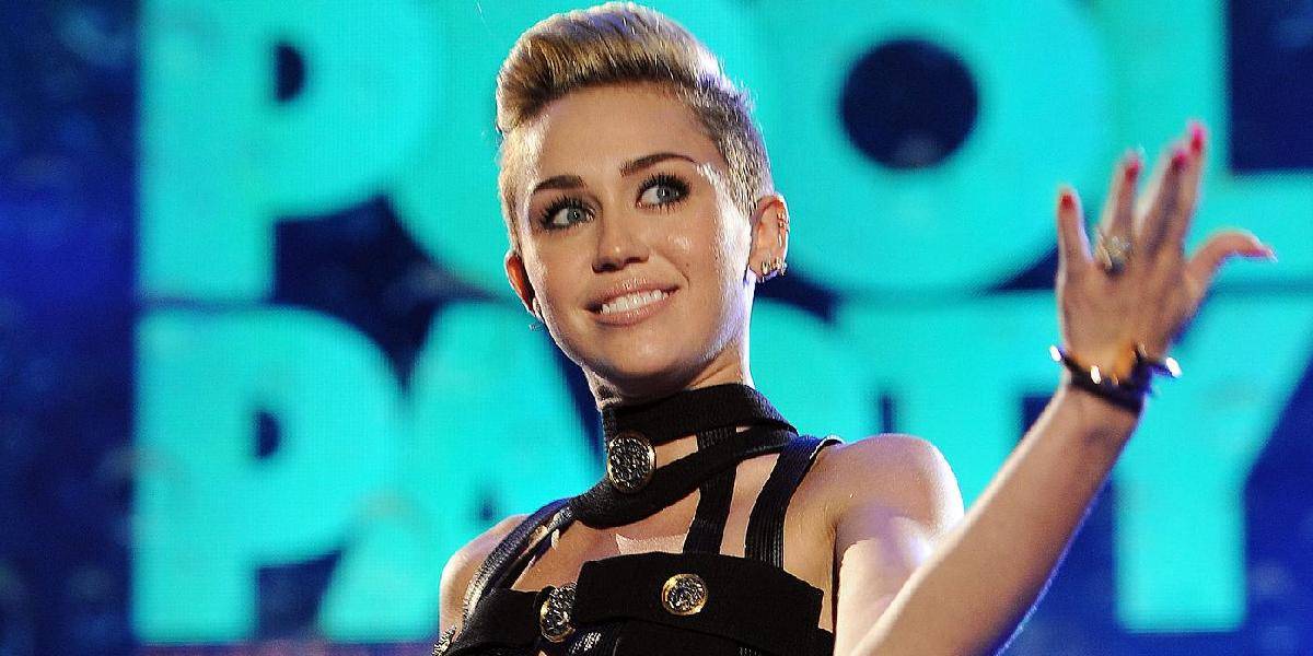 Miley Cyrus sa chcela vzdať svojho priezviska
