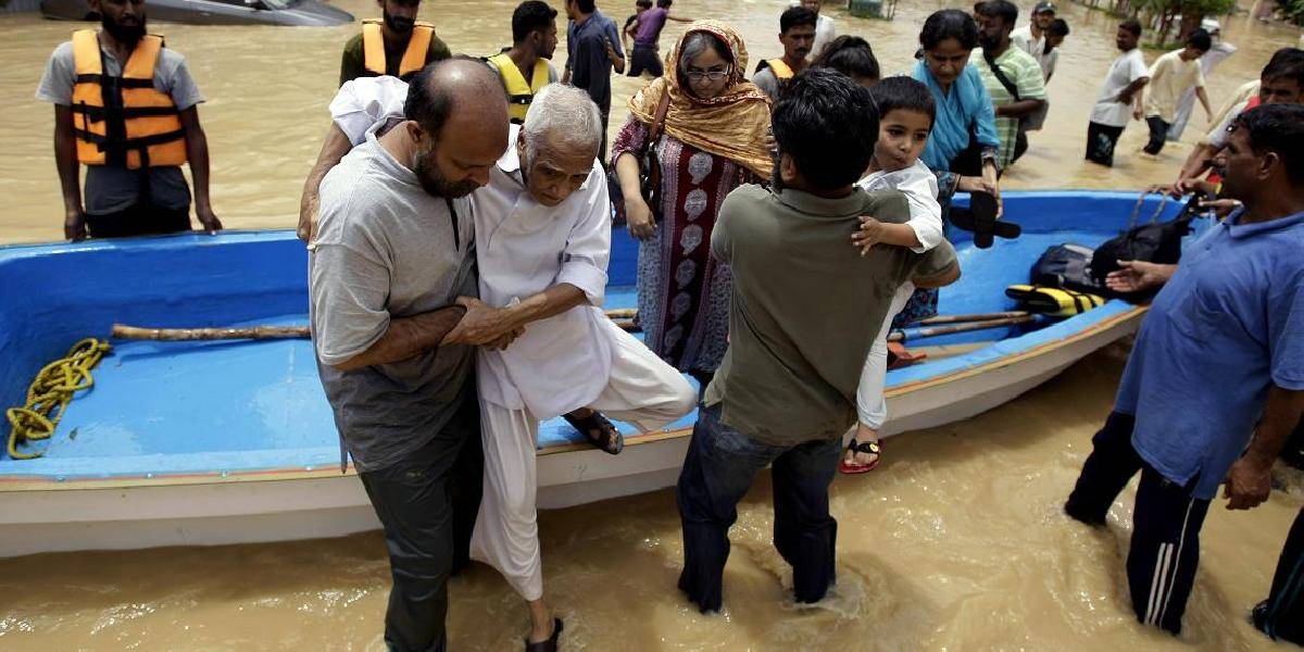 Pri záplavách v Afganistane a Pakistane zahynulo vyše 160 ľudí