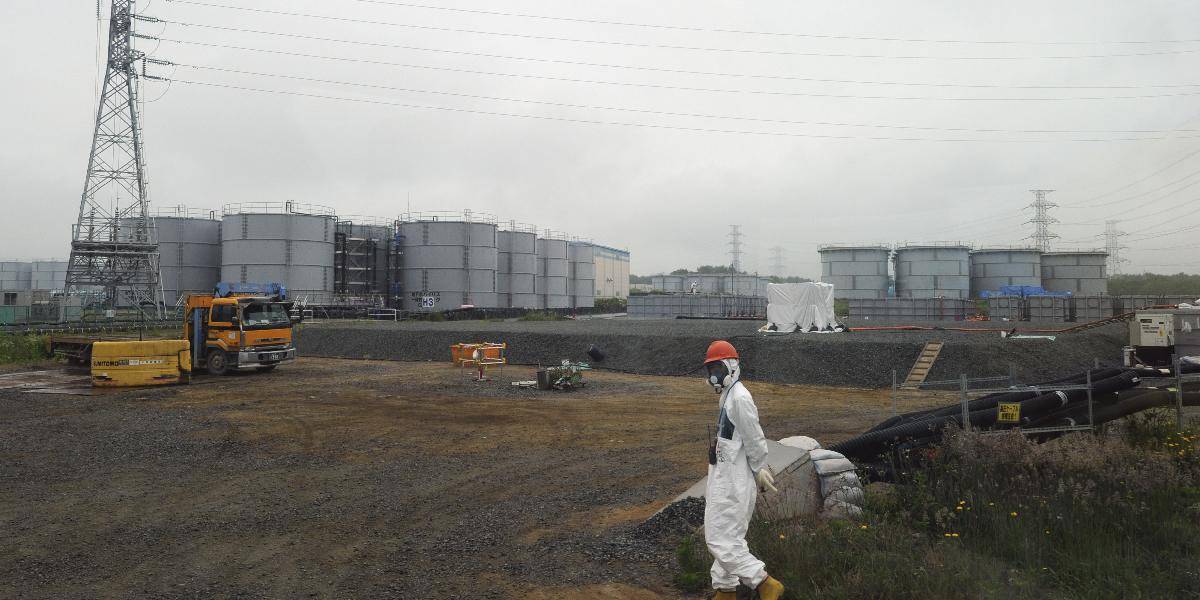Z poškodeného závodu vo Fukušime uniká rádioaktívna voda
