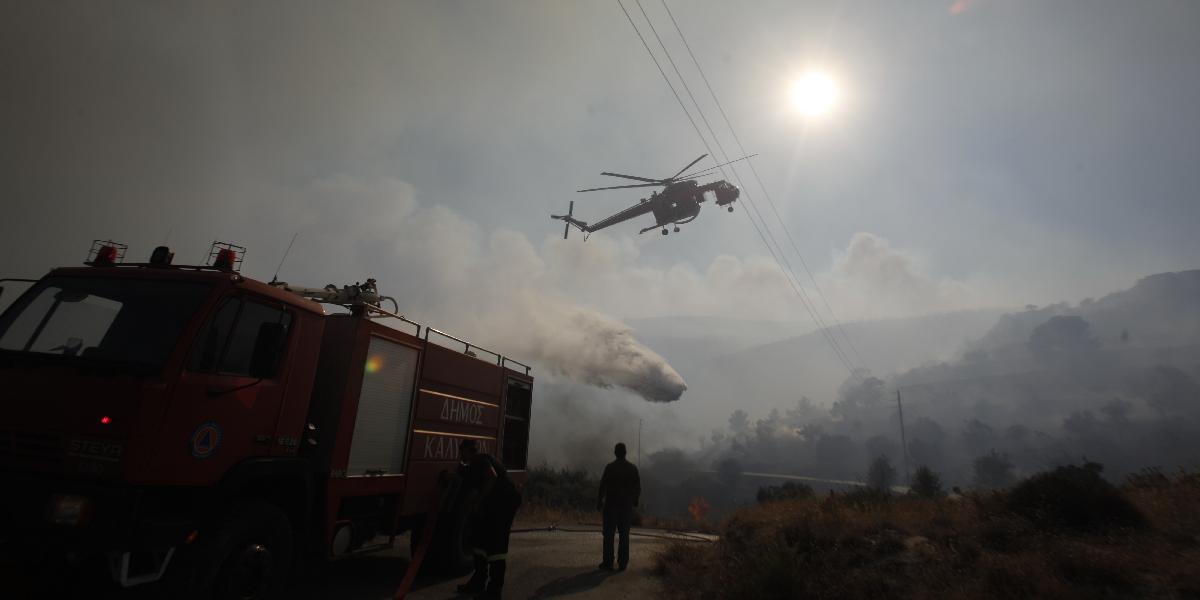 Severne od Atén vypukol ďalší lesný požiar