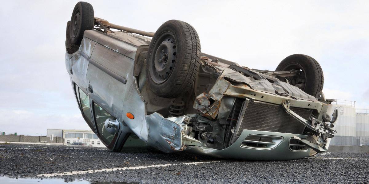 Najhoršia (ne)vodička na svete: Počas skúšky prevrátila auto na strechu!