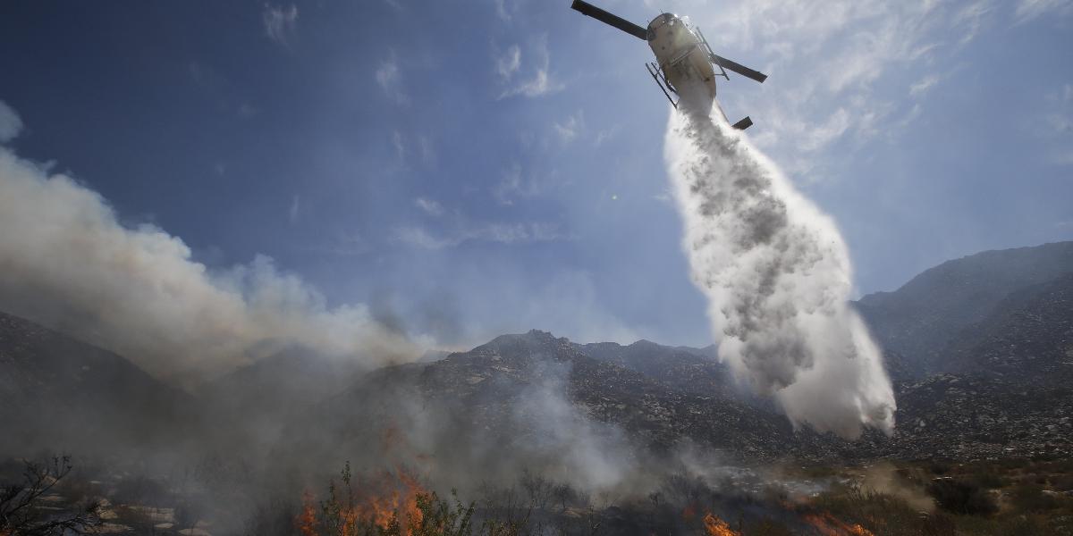 Juh Kalifornie postihli požiare, evakuovali 1500 ľudí